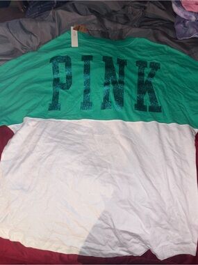 vs pink crop top